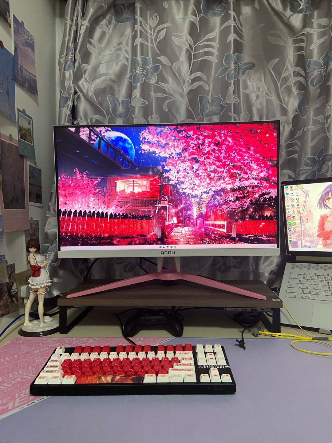 白粉色和我的键盘桌面...