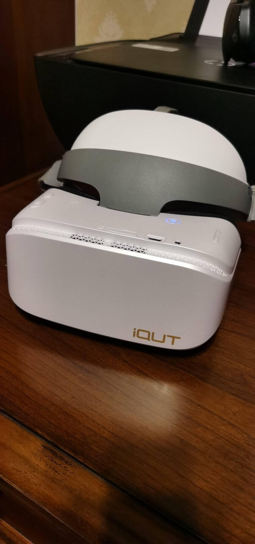 爱奇艺奇遇2S胶片灰4KVR一体机VR眼镜4G+128G内存丰富影视游戏资源
