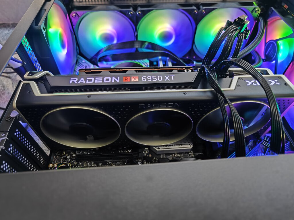 xfx讯景rx 6900xt 16gb 海外版ocrdna 2架构,加强型背板,多屏显示技术