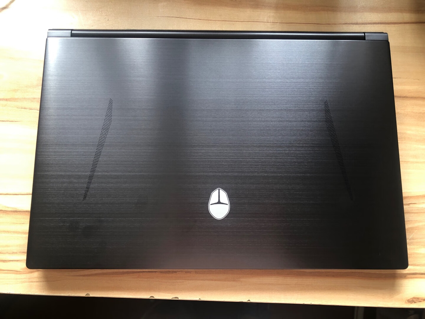雷神911Plus巨兽游戏笔记本电脑，17.3英寸大屏幕体验更好