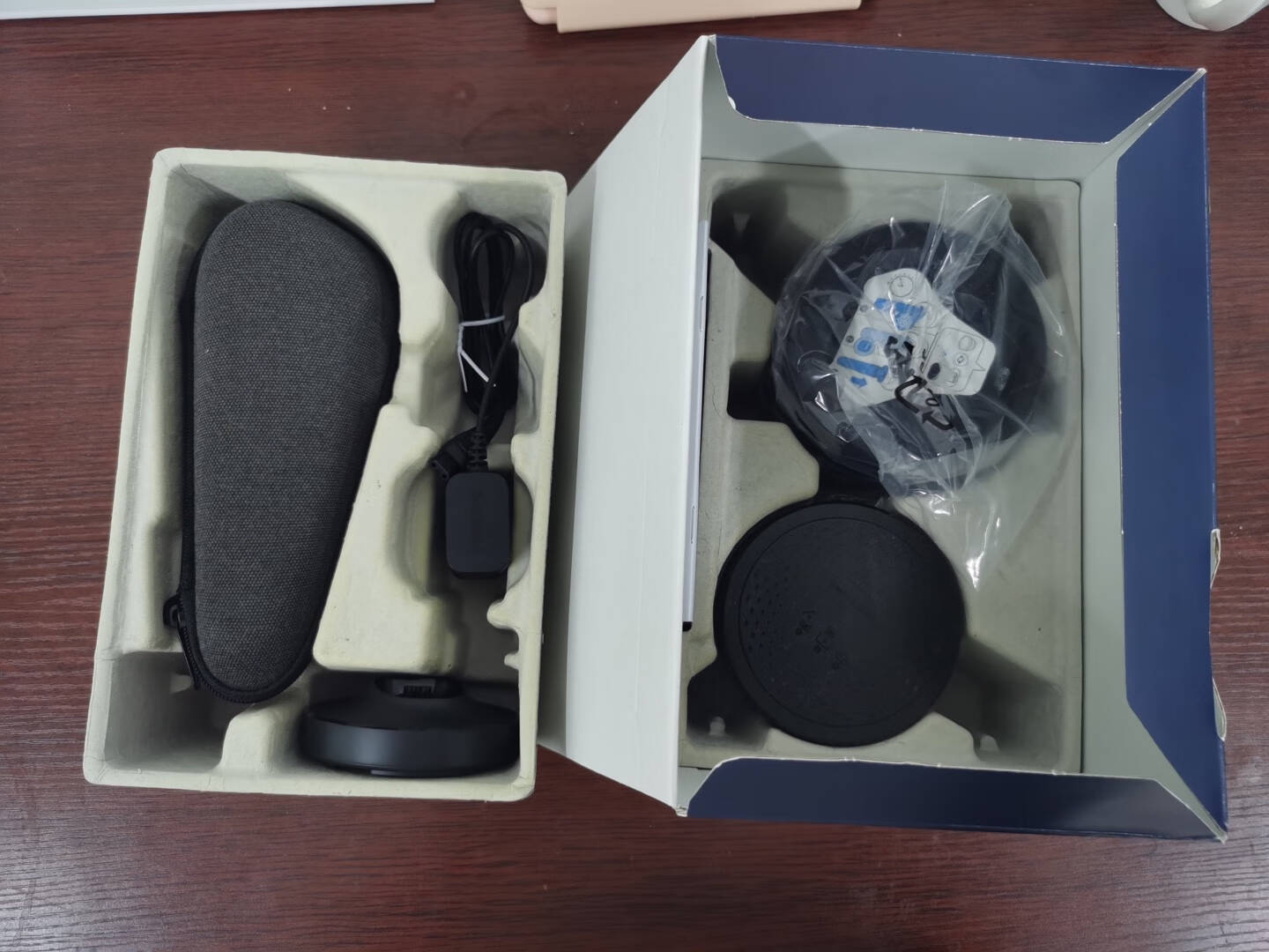 飞利浦(PHILIPS)电动剃须刀李现同款全新亲肤5系智能感应刮胡刀SU5799【敏感肌适用】