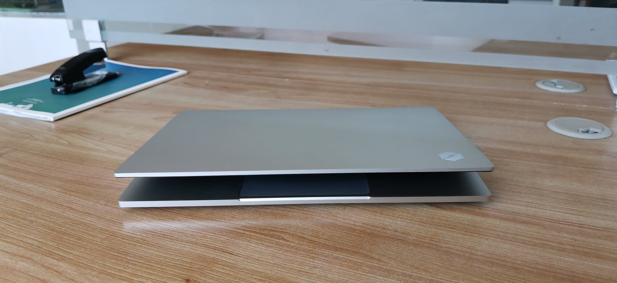 14英寸的机械革命s2颜值性能都满足需求的水桶机