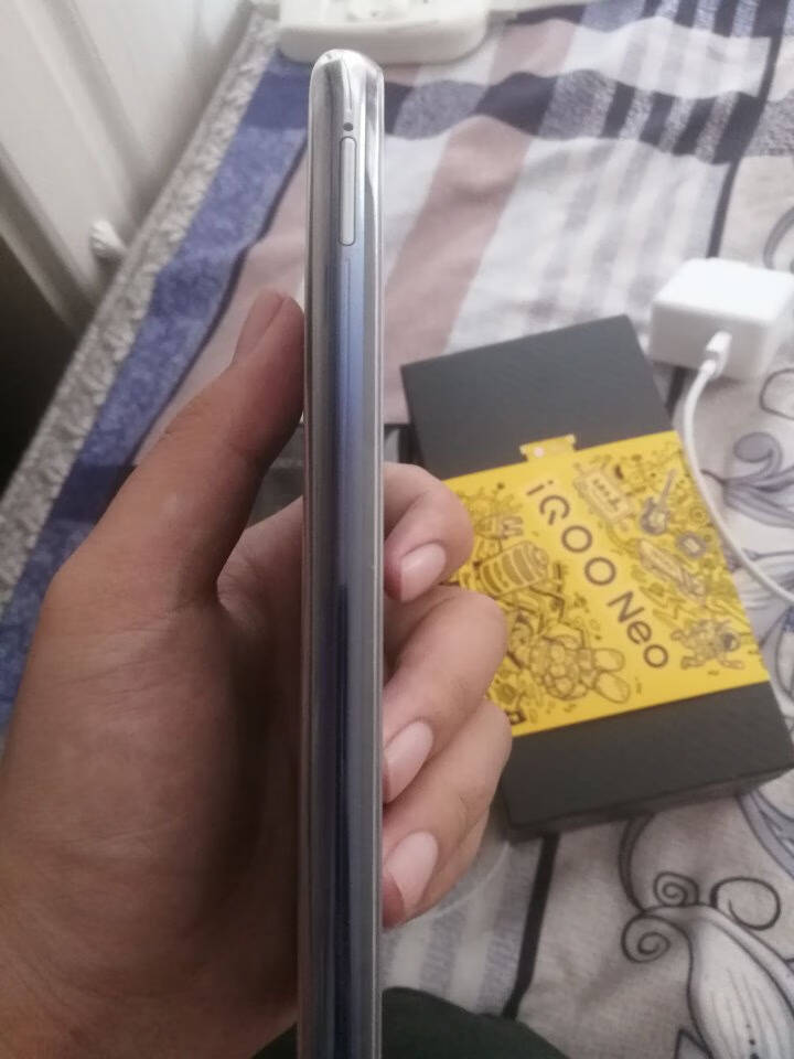 vivoiQOONeo35G12GB+128GB青空蓝高通骁龙865144Hz竞速屏立体双扬44W闪充双模5G全网通手机