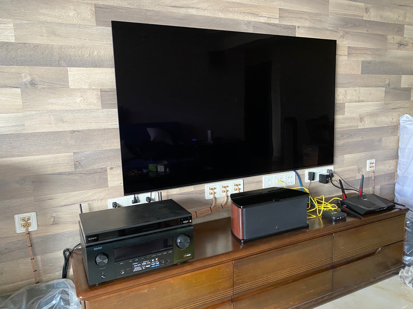 索尼65英寸4k高端电视,几秒钟开机