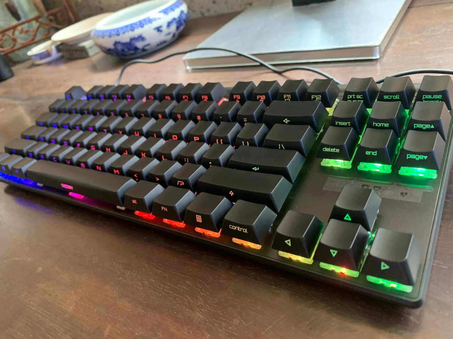 樱桃87键RGB背光机械键盘，送老公高档数码礼物