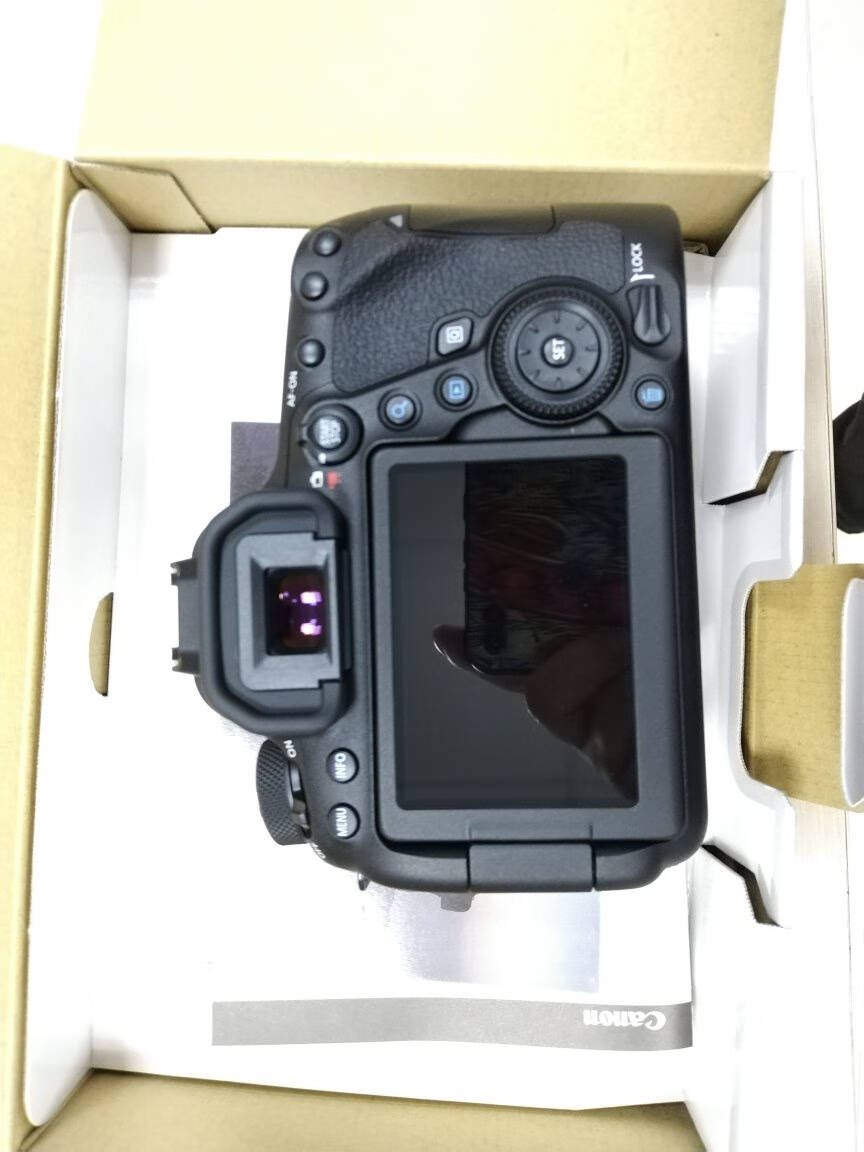 佳能(Canon)EOS6DMarkII6D2单反相机单反机身全画幅(约2620万像素双核CMOSDIGIC7WiFi/NFC)