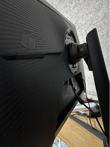 三星s27r750qec144hz刷新率,空气感升降支架,窄边框-评测?