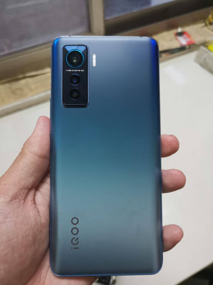 vivoiQOO5皓影8GB+128GB120Hz柔性屏骁龙865KPL专业电竞游戏手机双模5G全网通手机vivoiqoo5