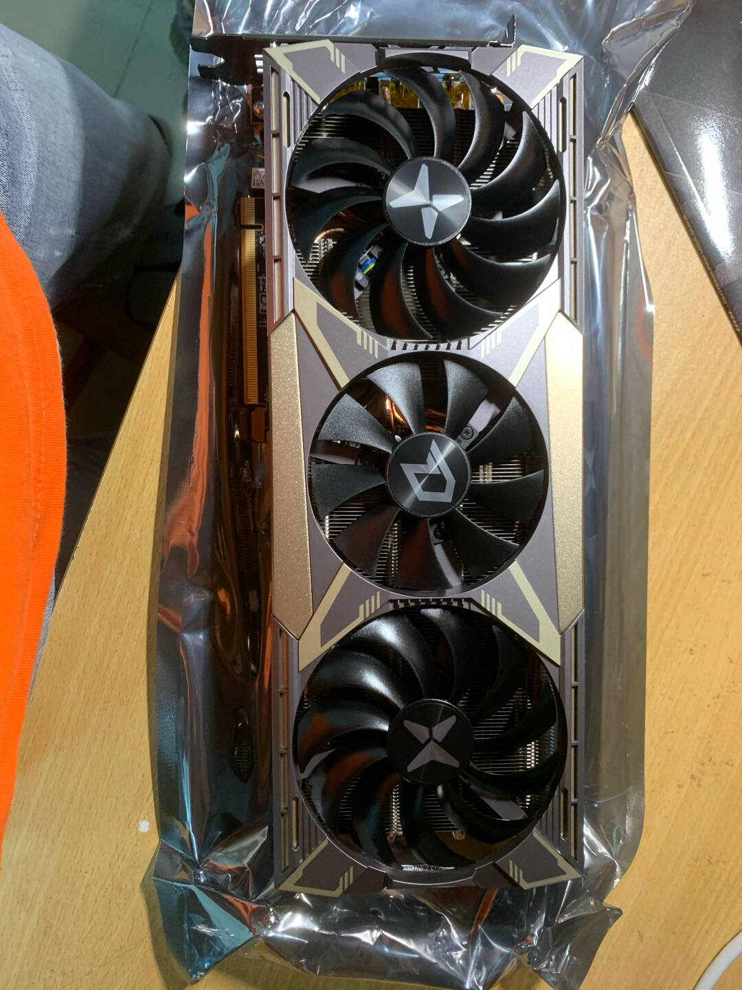 迪兰(Dataland)RX5600XT6GX战神1615-1750MHz/14Gbps6GB/192-bitGDDR6DX12VR游戏显卡