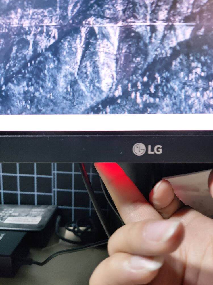 LG27英寸NanoIPS2K144Hz10.7亿色HDR1msG-Sync兼容旋转升降小金刚办公游戏电竞显示器27GL850