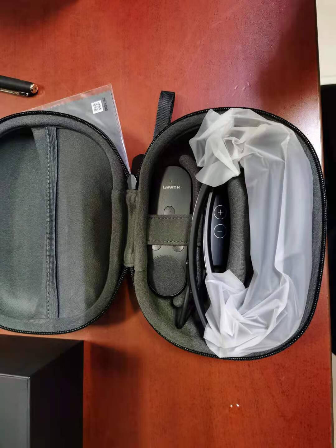 华为(HUAWEI)华为VR眼镜原装虚拟现实3D全景头戴式IMAX巨幕式体验手机投屏游戏眼镜华为VR眼镜【送一年影视会员+晒单大礼包】