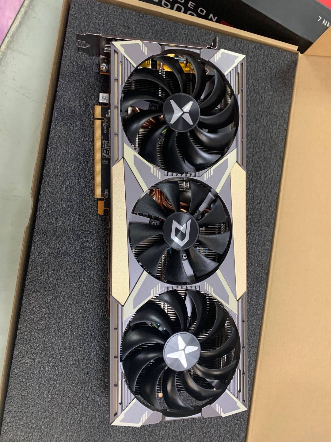 迪兰(Dataland)RX5600XT6GX战神1615-1750MHz/14Gbps6GB/192-bitGDDR6DX12VR游戏显卡