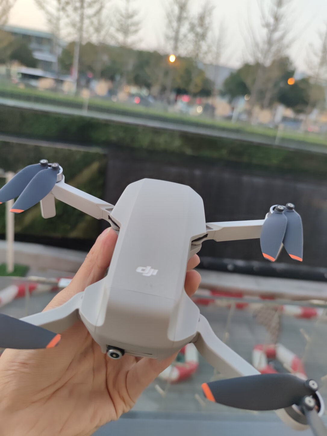 大疆mini2无人机轻巧便携款4k拍摄工具