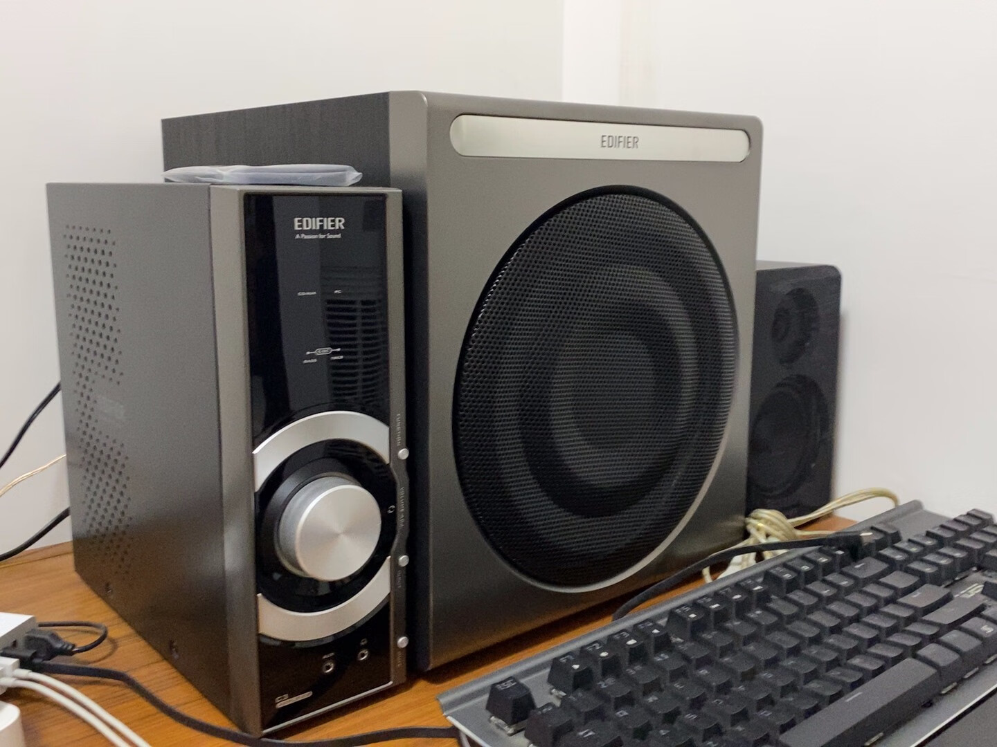 漫步者c3多媒体音箱21声道独立功放