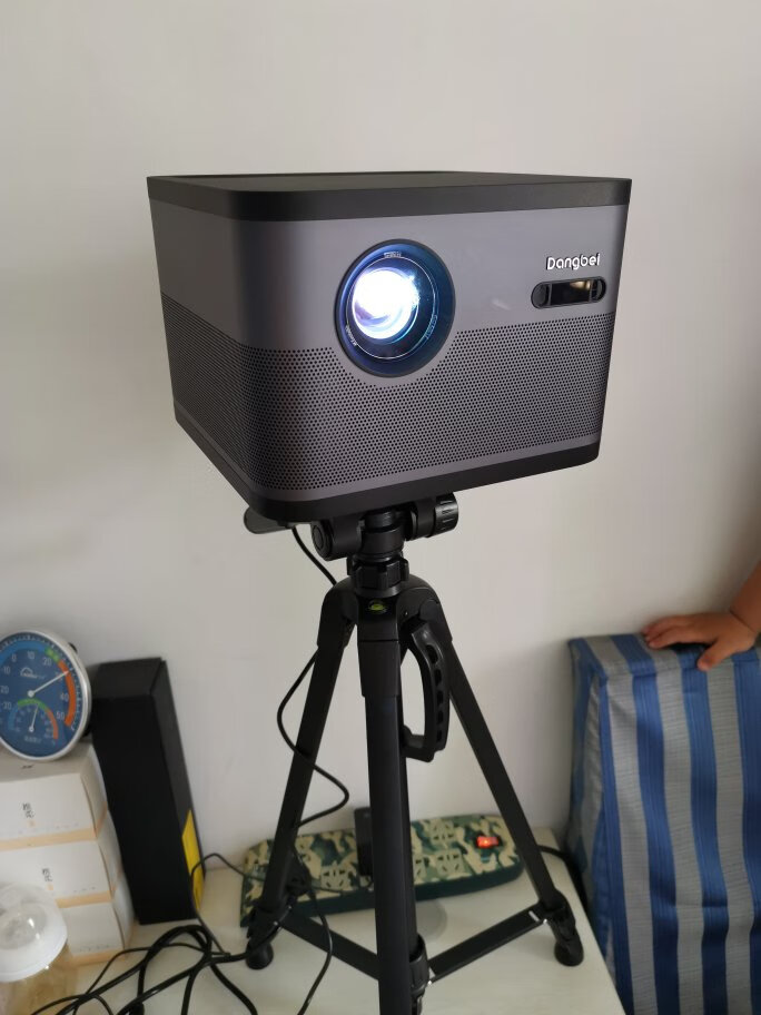 当贝f3投影仪家用投影机360远场语音3d全高清