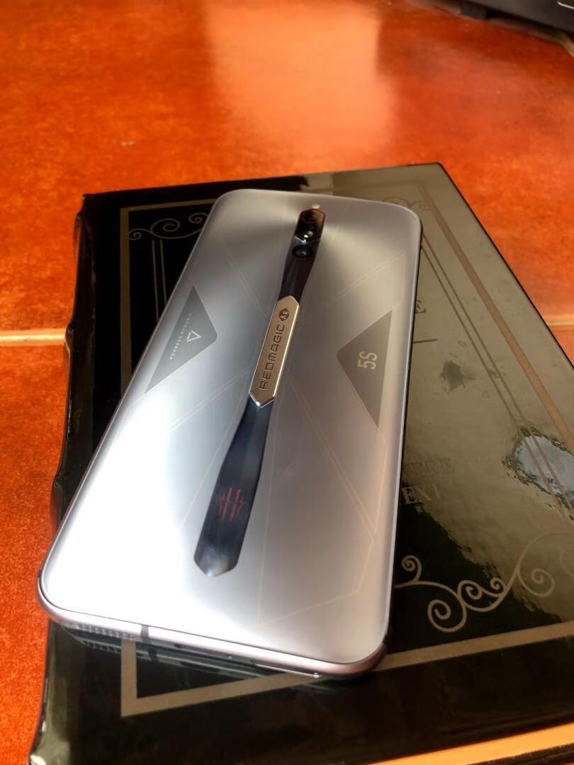 红魔5s旗舰游戏手机游戏vlog两不误