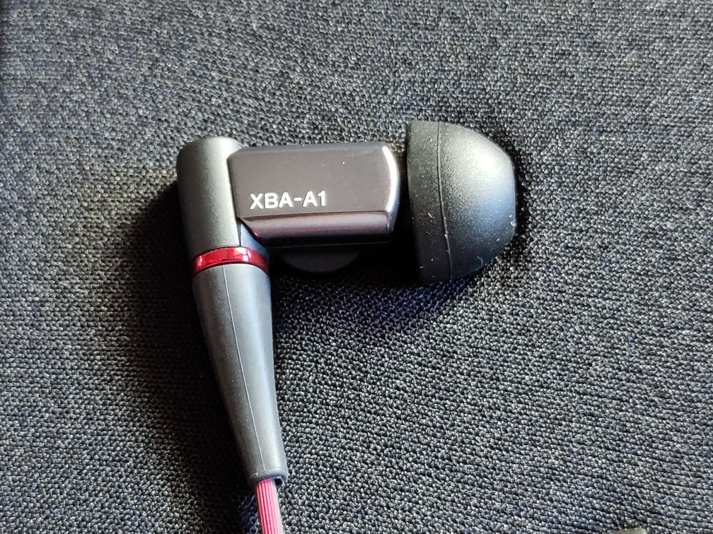 索尼xba-a1ap入耳式圈铁耳机,500元左右经典送男朋友礼物