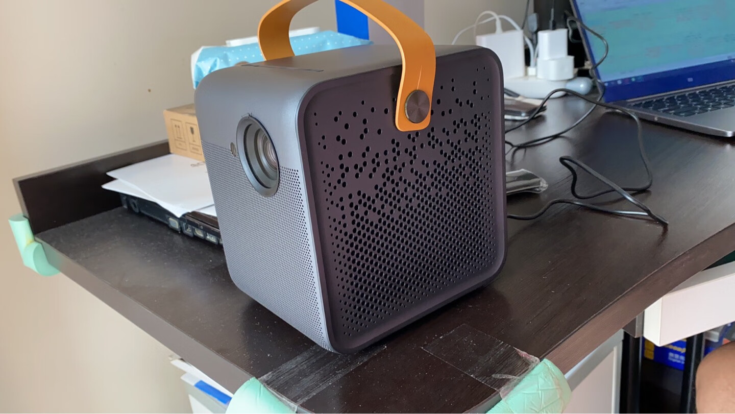 峰米smart便携投影仪,带来高清高分辨率影院