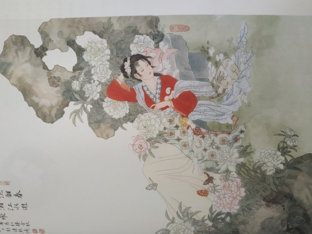 搞不懂为何书中有两种画风的作品参杂在一起！