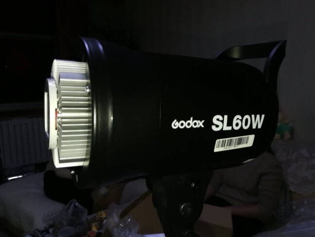 神牛（Godox）SL60W摄影灯LED常亮太阳灯摄影棚拍照聚光灯视频录像儿童拍摄主播补光灯SL60W标配【单灯头！单灯头！单灯头】