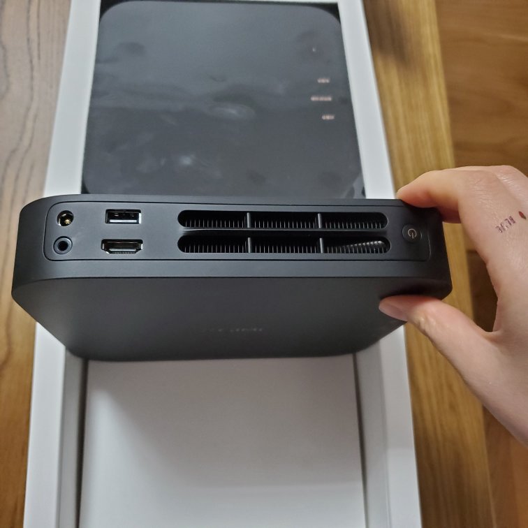 极米newz6x投影仪家用哈曼卡顿原装音响