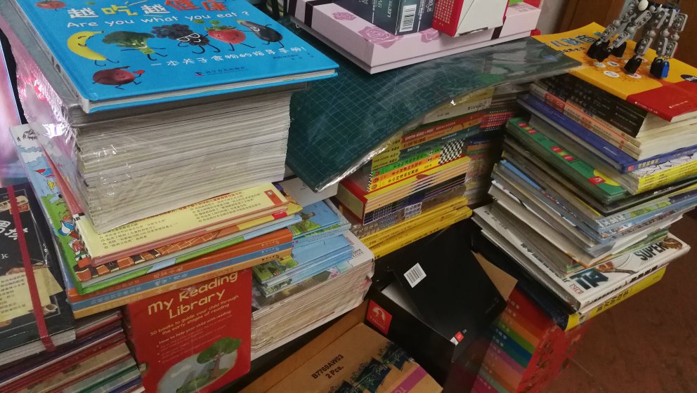 撸了一大堆书～造个小图书馆，好好给娃充电，迎接幼升小了唉。