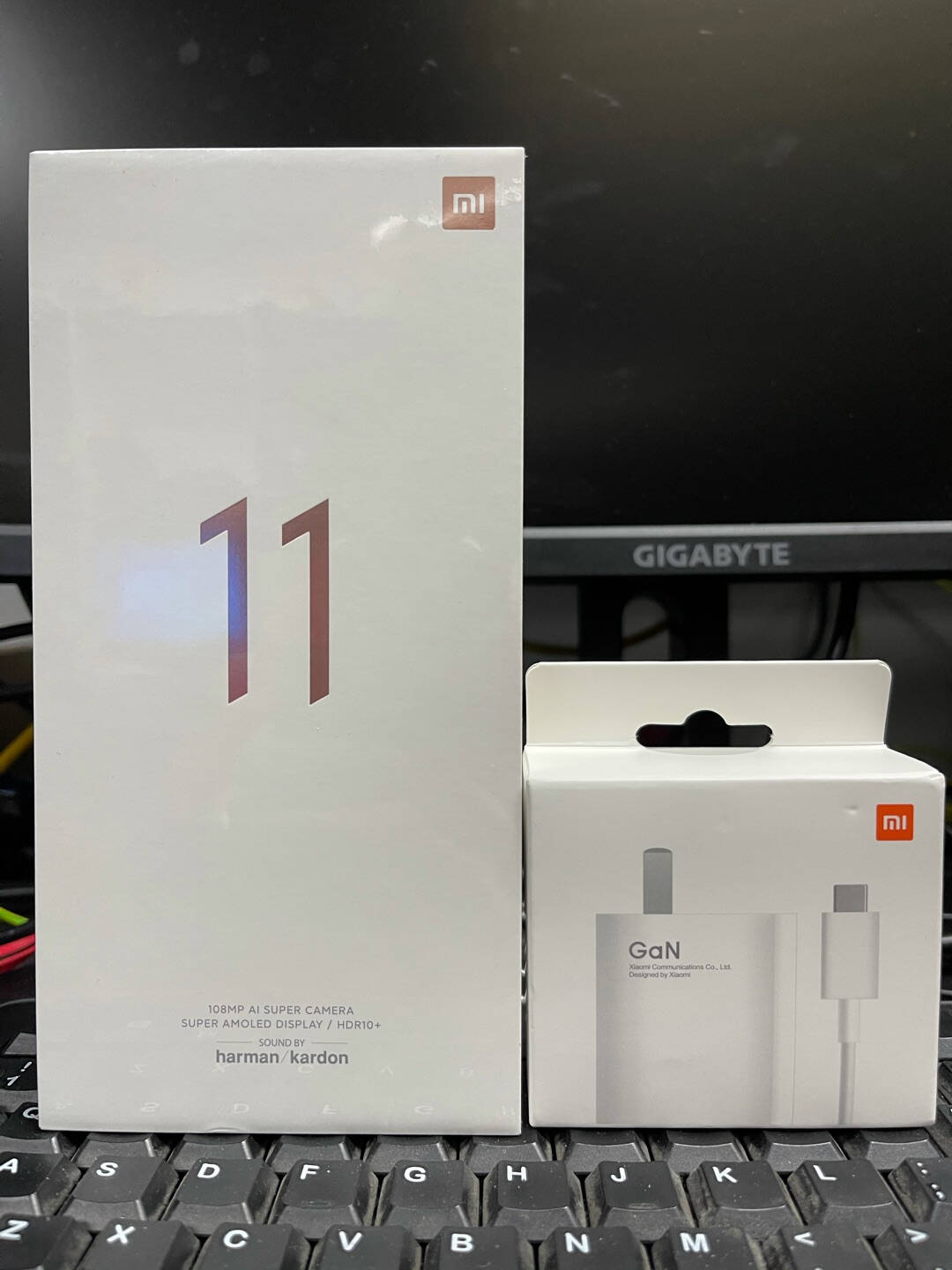 小米115G骁龙888AMOLED四曲面柔性屏1亿像素55W有线闪充50W无线闪充8GB+256GB烟紫(素皮)游戏手机