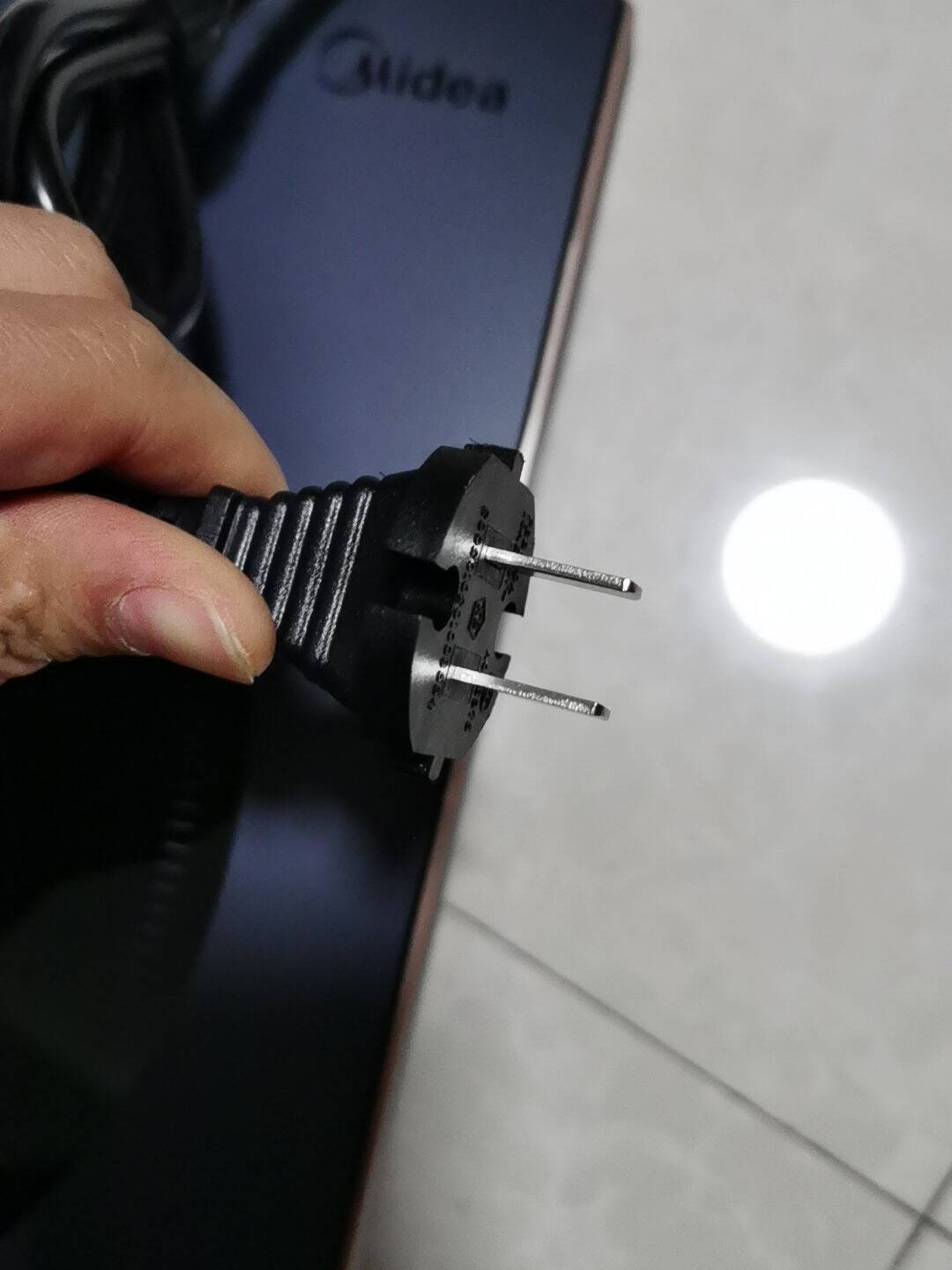 美的(Midea)电磁炉家用2200W大火力汉森面板电磁灶智能定时旋风防堵风机C22-RT22E01(RT22E0108)
