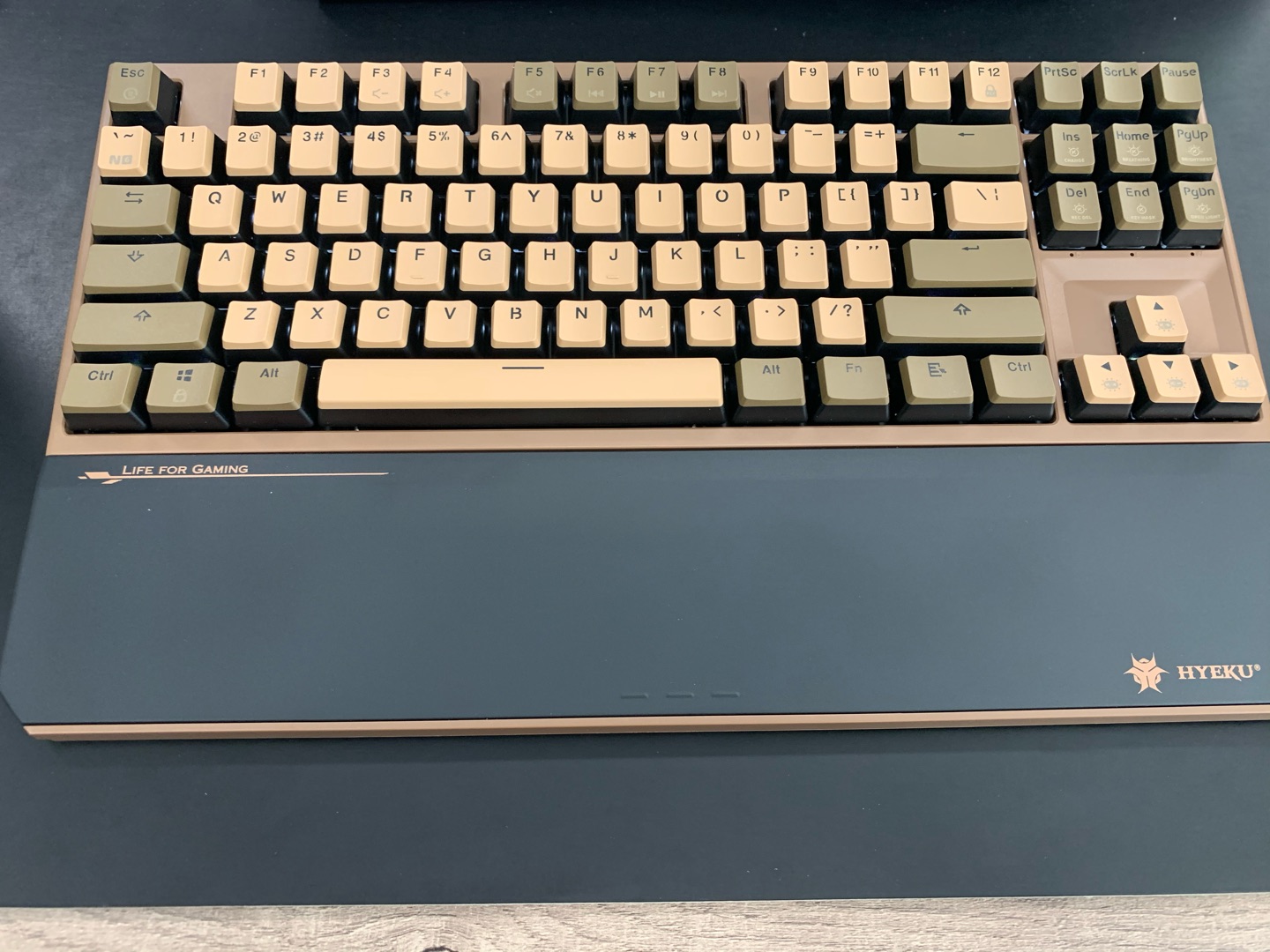 黑峡谷X3双模机械键盘，带来巧克力版丝滑体验