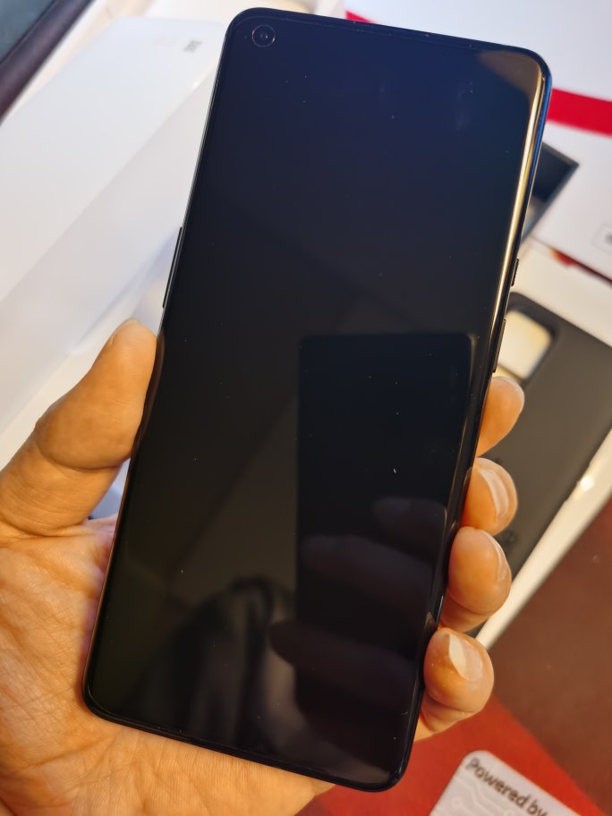 一加 OnePlus 9 Pro，2K+120Hz柔性屏