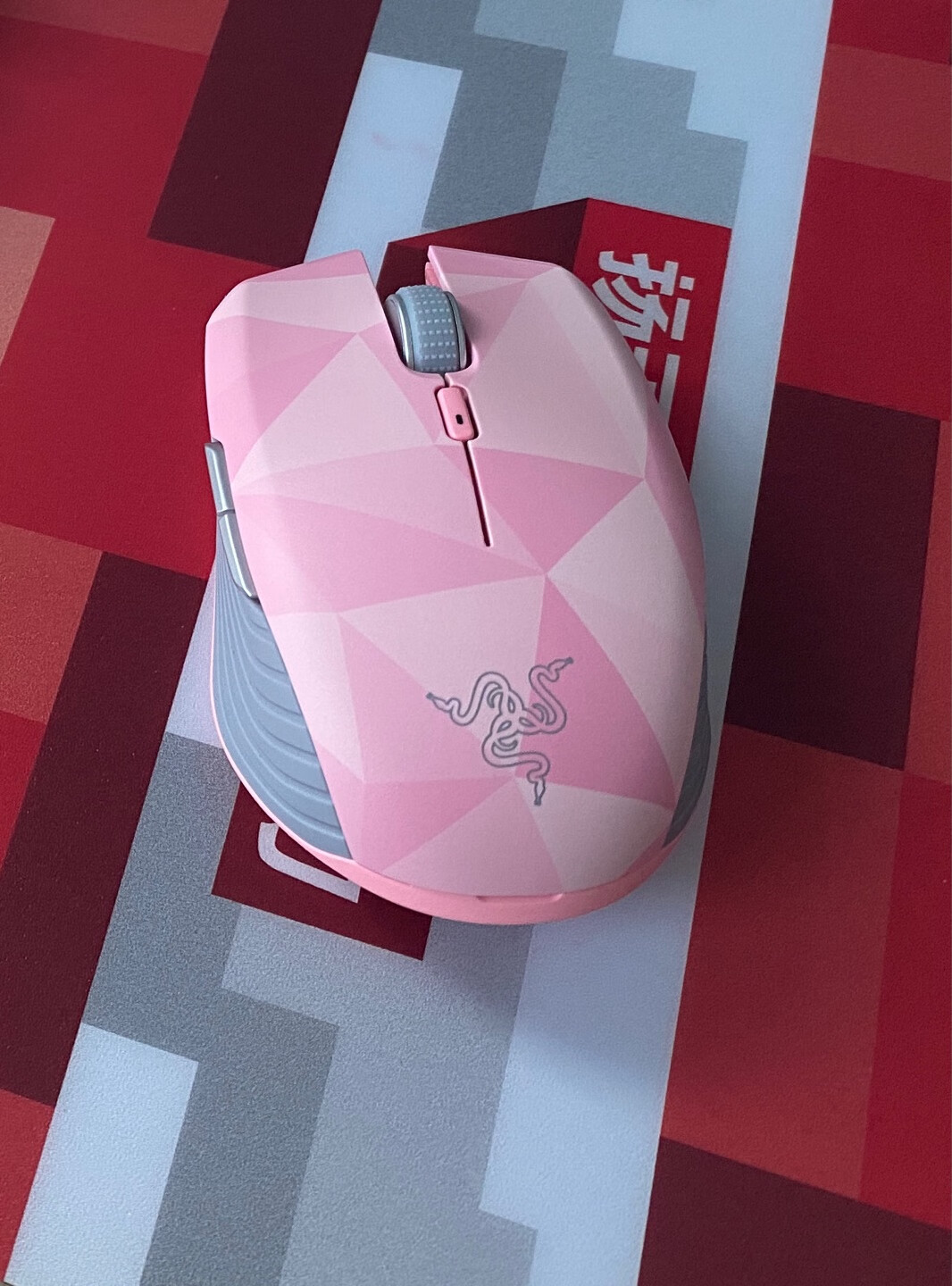 雷蛇粉晶无线游戏鼠标送女生玩吃鸡游戏礼物