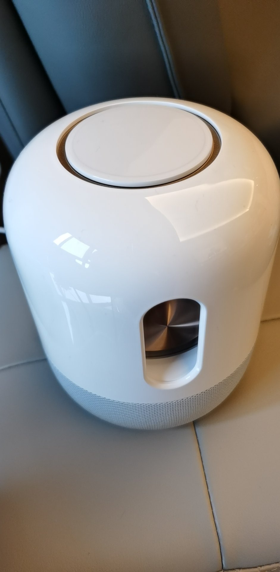 华为sound se智能音箱,帝瓦雷联合设计