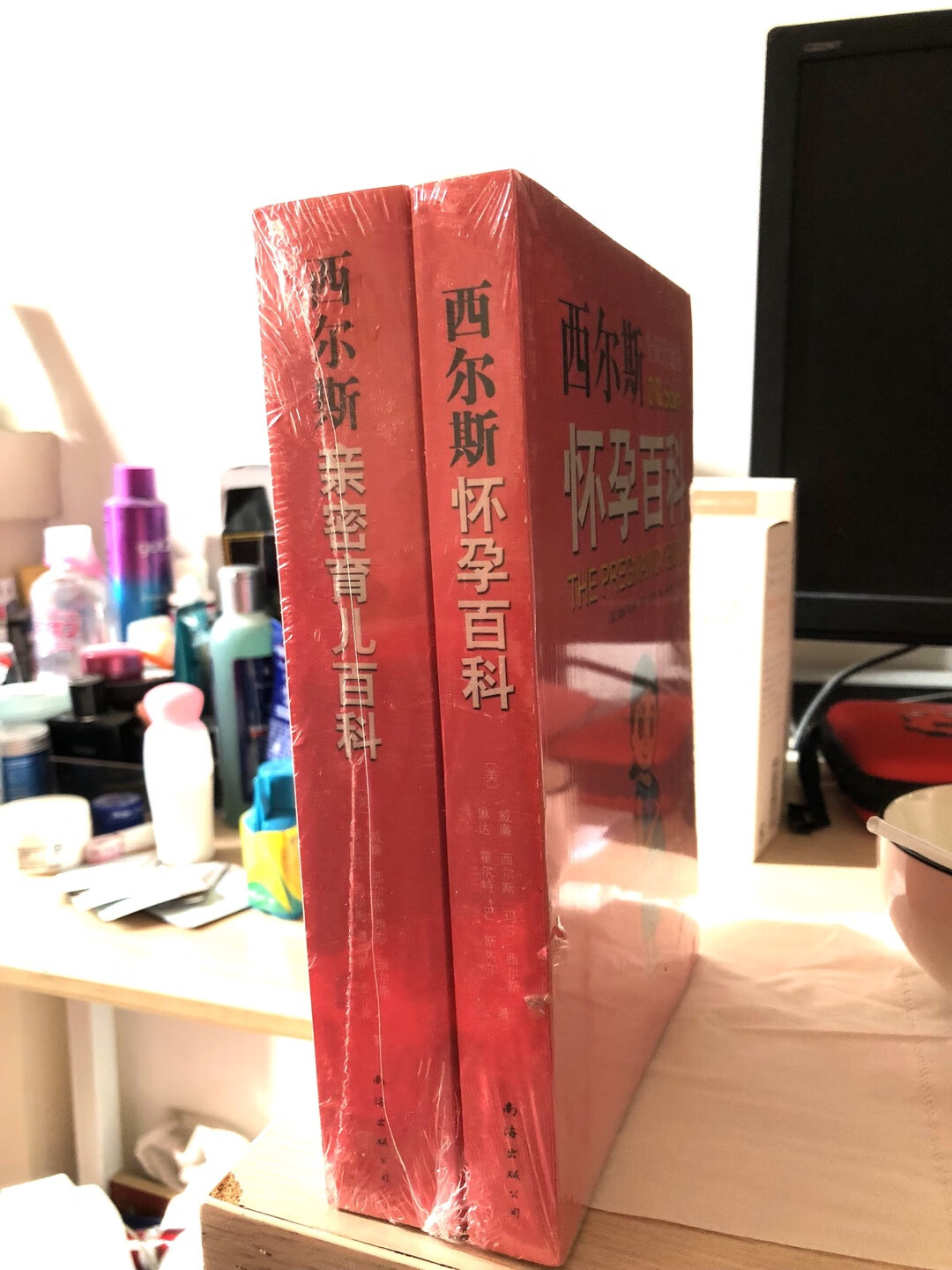 挺好的，书也很新，育儿的好厚呀希望能看的完，很多宝妈推介的应该有用哦~