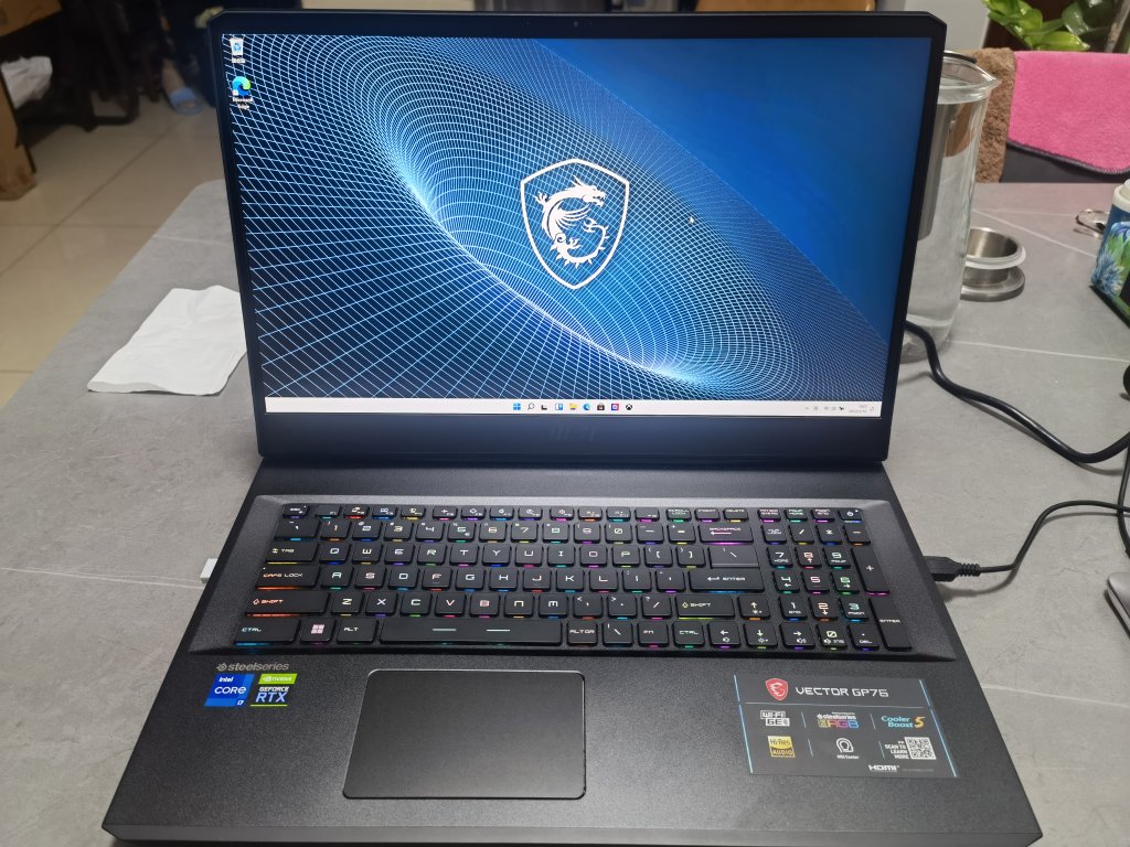 微星冲锋坦克gp76游戏本173英寸12代酷睿本满血3070ti显卡