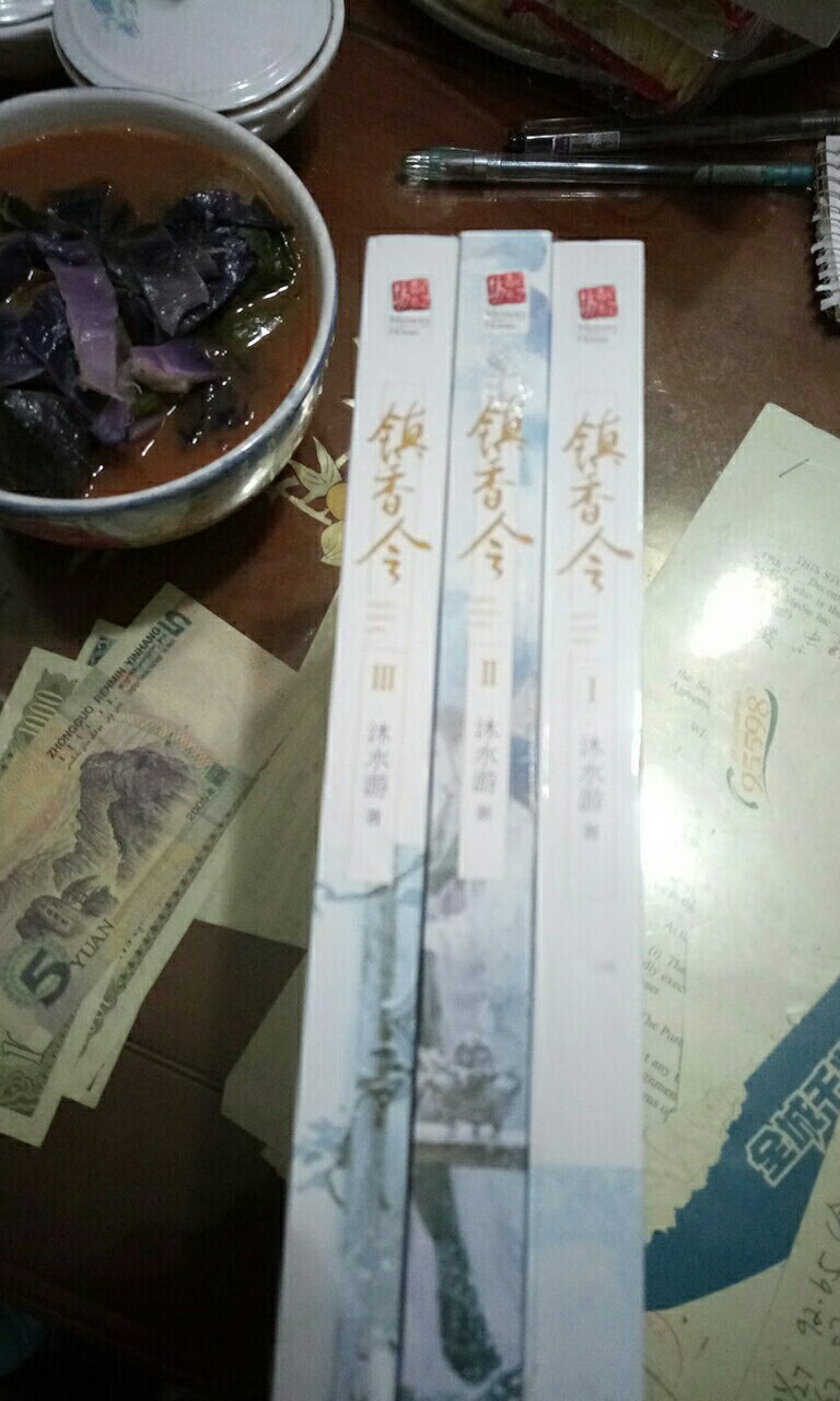 说制香的古风故事比较独特，且在唐朝，所以很高兴看到吧。搞活动买的，性价比高。
