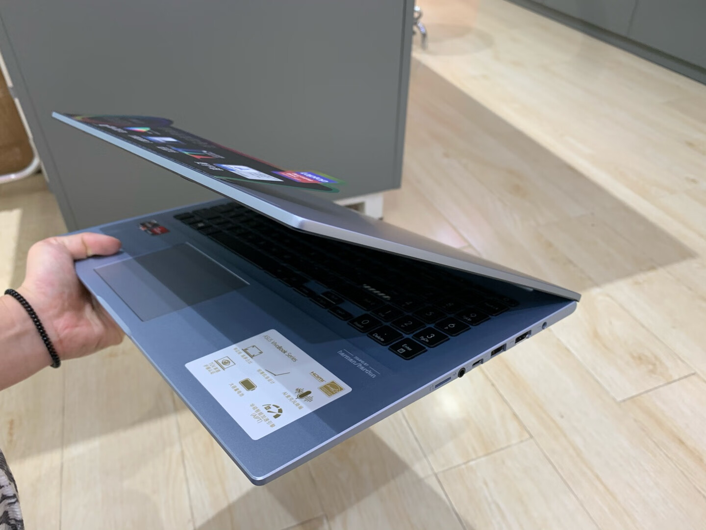 华硕无畏15锐龙版r75700u16gb512gb集显点评