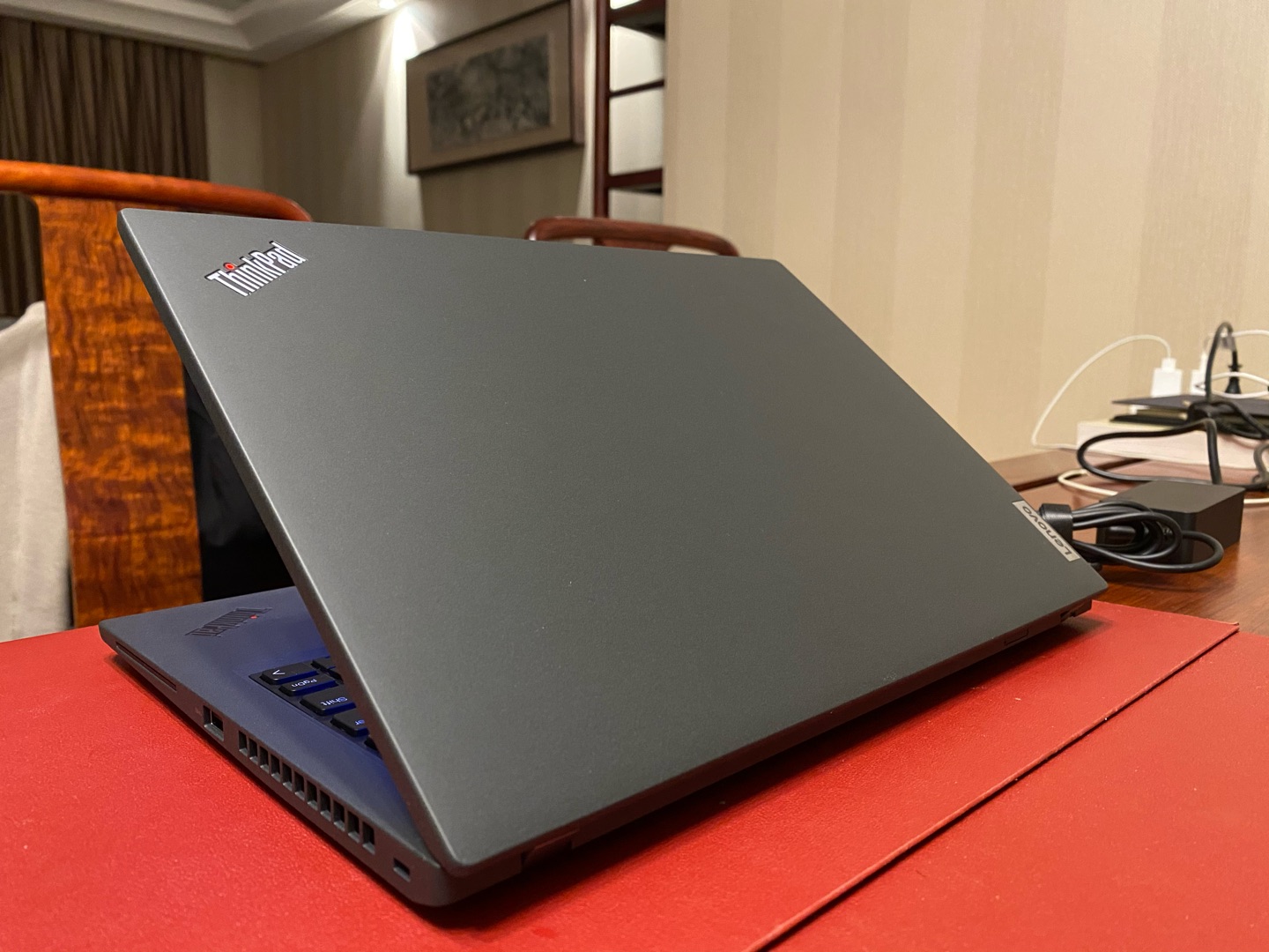 联想ThinkPad X13，英特尔Evo平台，13.3英寸轻薄笔记本电脑