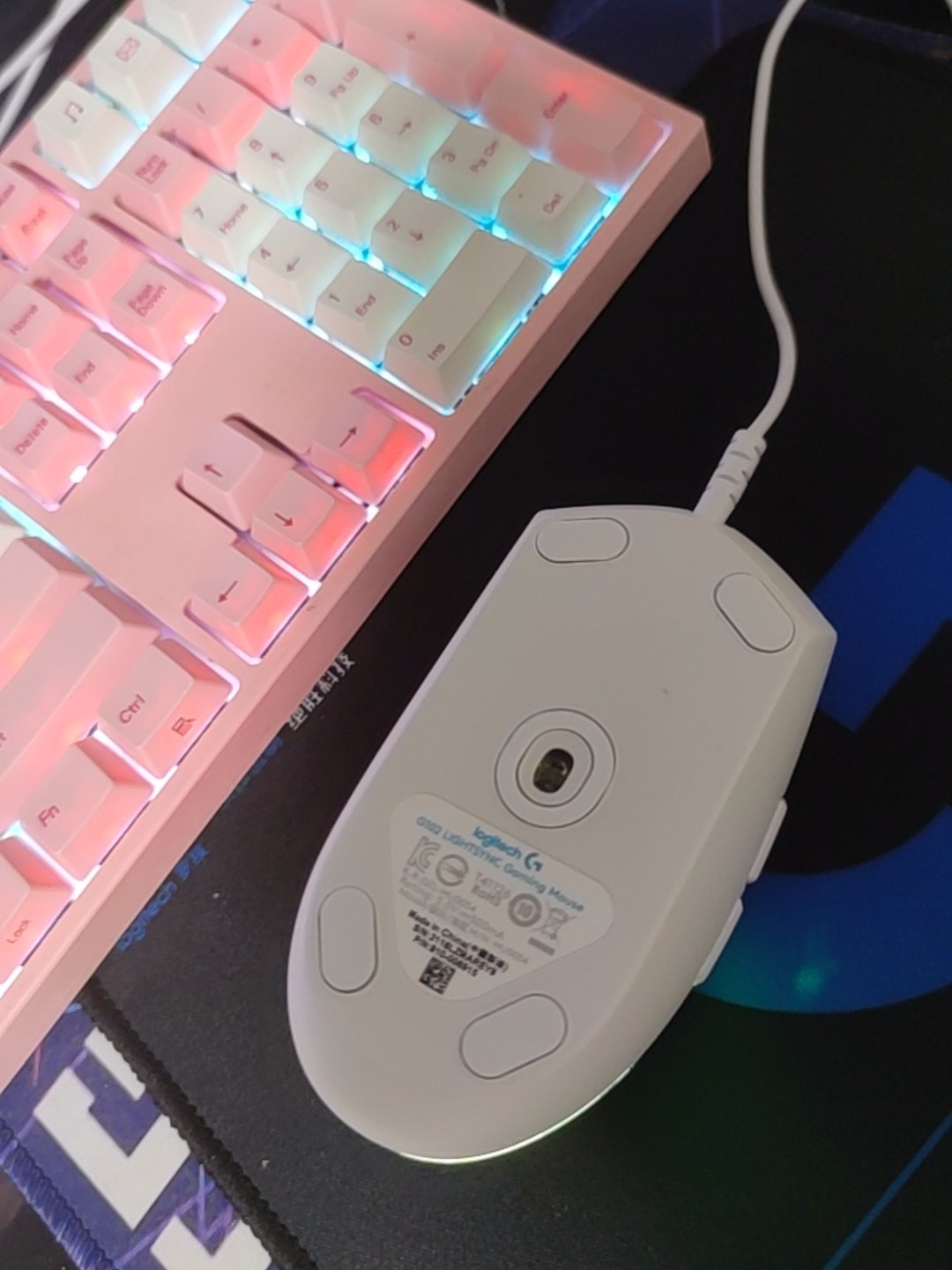 罗技g403有线/无线双模版游戏鼠标1ms快速响应,1680万色自定义灯光