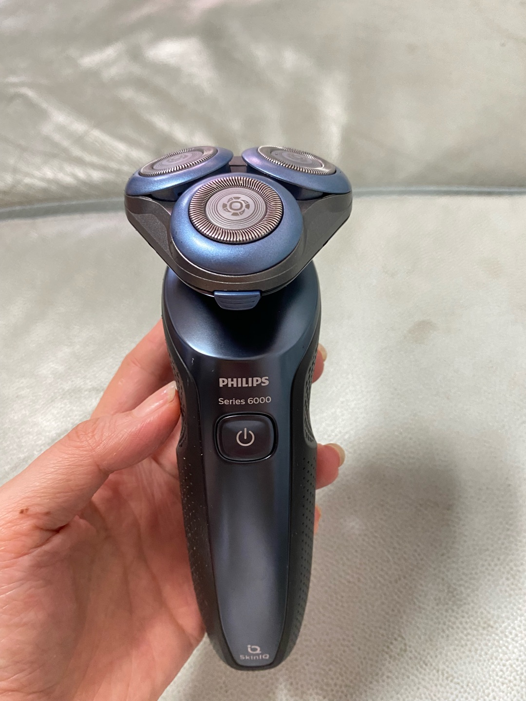 飞利浦s6688电动剃须刀干湿双剃500元左右送男士礼物