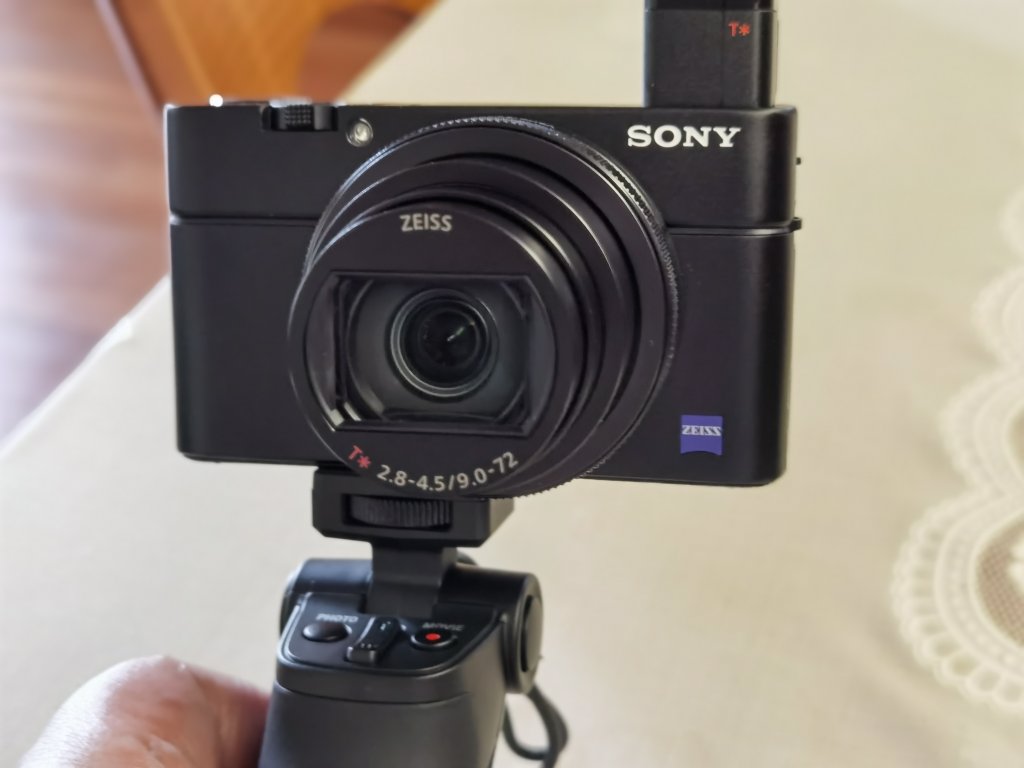 索尼黑卡7数码相机，24-200mm蔡司镜头，喜欢拍短视频女友礼物