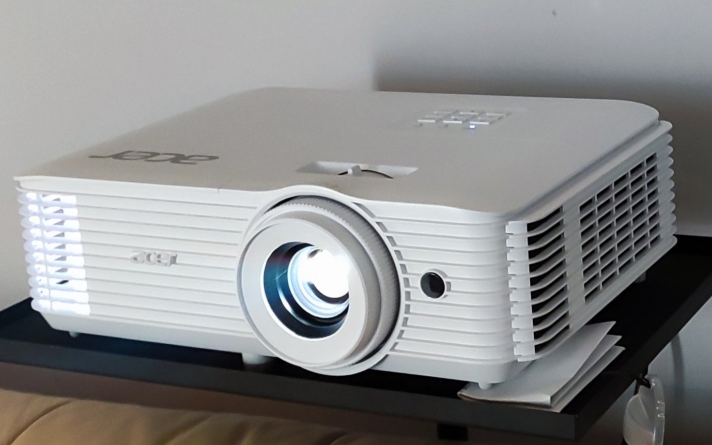 宏碁x6800投影仪家用4k3300流明240hz刷新率支持侧投hdr10