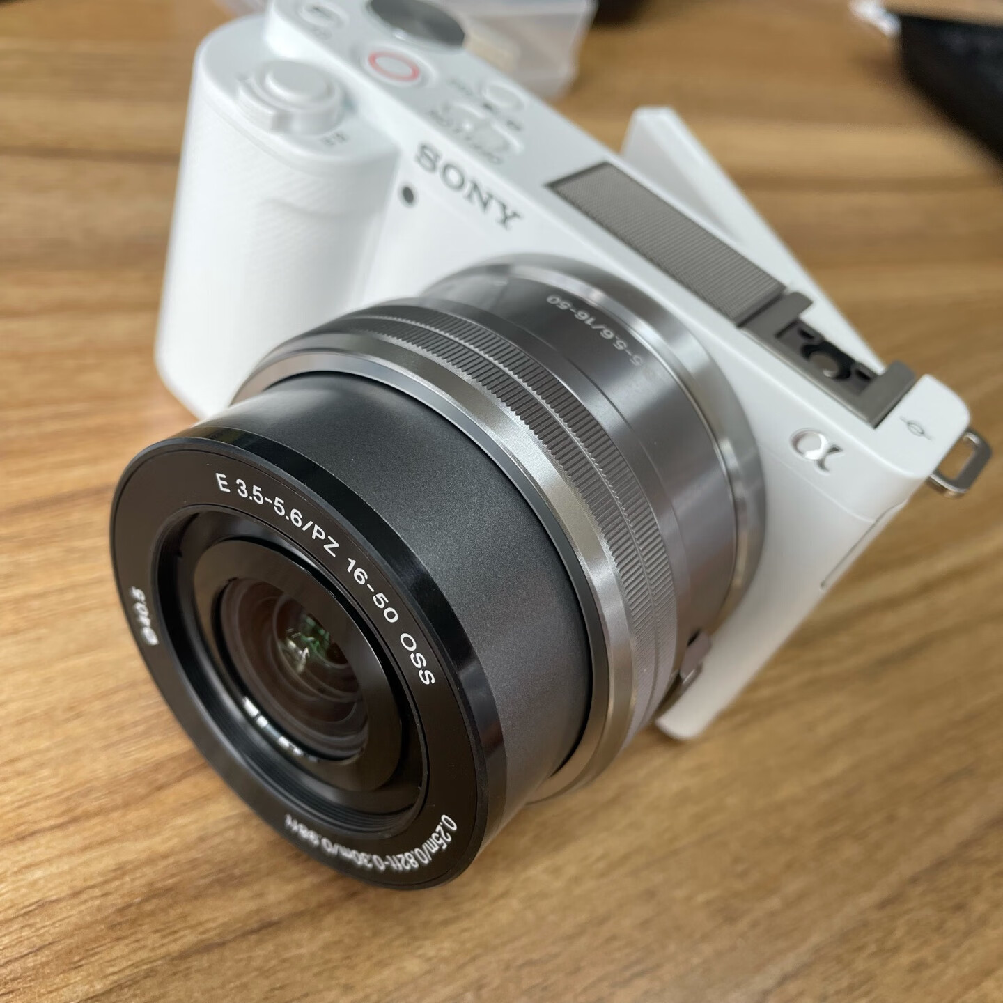 索尼zv-e10微单数码相机,aps-c画幅小巧便携,送女友专业的视频和直播