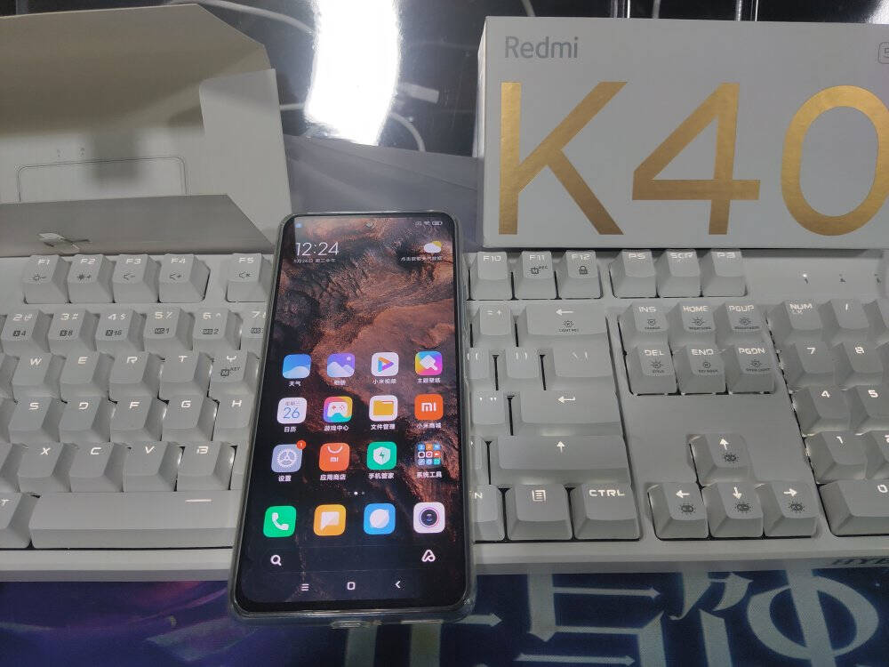 RedmiK40旗舰骁龙870三星AMOLED120Hz高刷直屏4800万高清三摄相机33W快充12GB+256GB墨羽游戏电竞智能5G手机小米红米