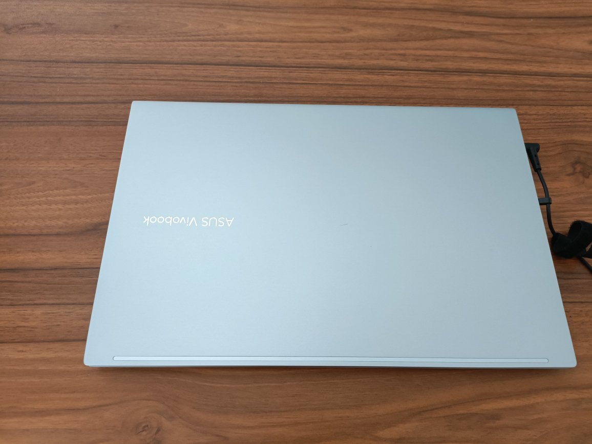 华硕无畏15轻薄商务办公笔记本电脑，15.6英寸专业级OLED屏