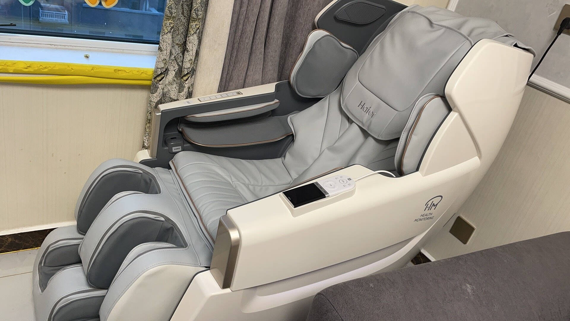 海尔(Haier)按摩椅家用太空舱全自动全身豪华零重力电动智能语音多功能按摩沙发大白鲸HQY-A511HU1