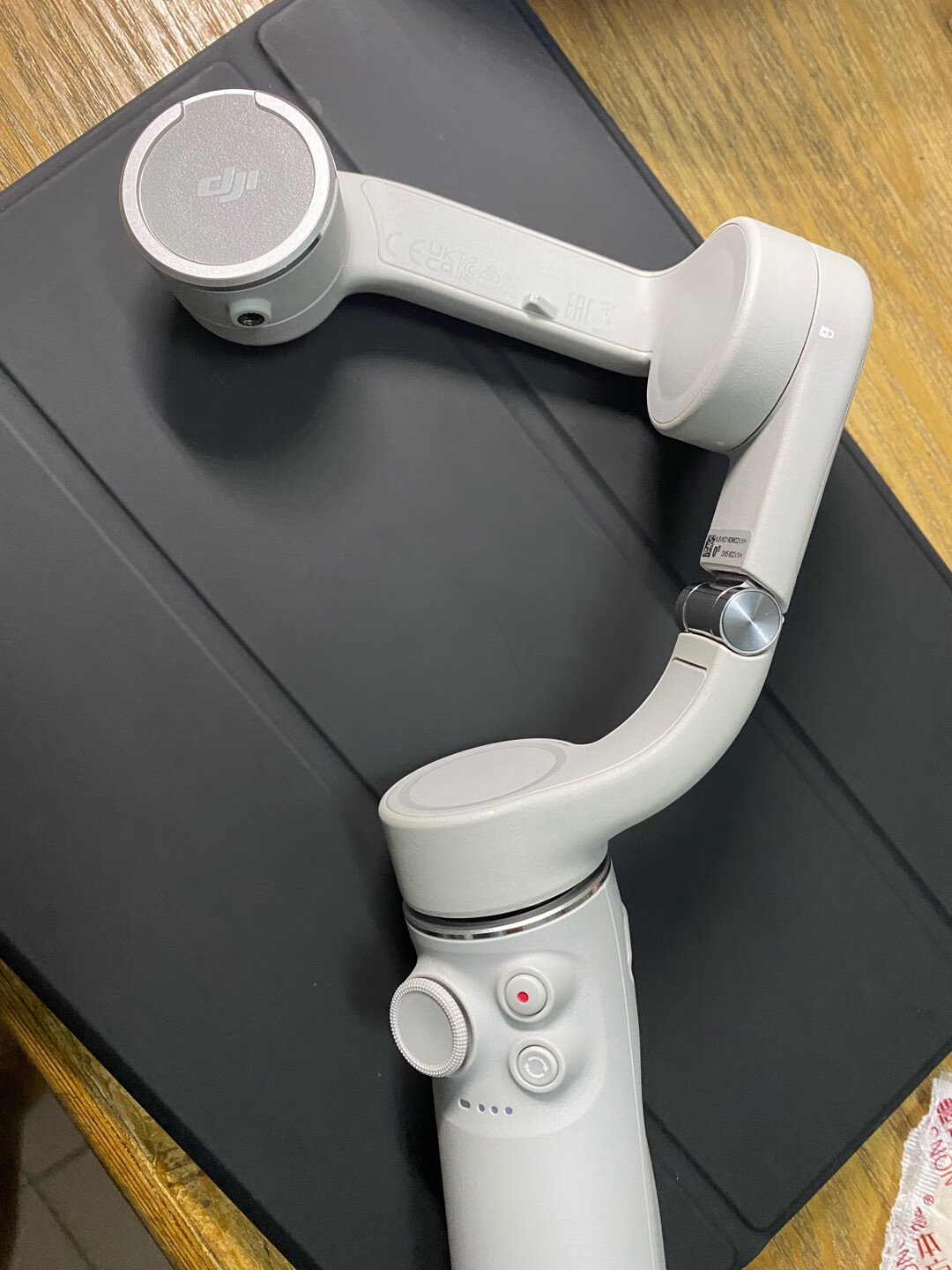 大疆om5灵眸手机云台1000元左右送女友礼物