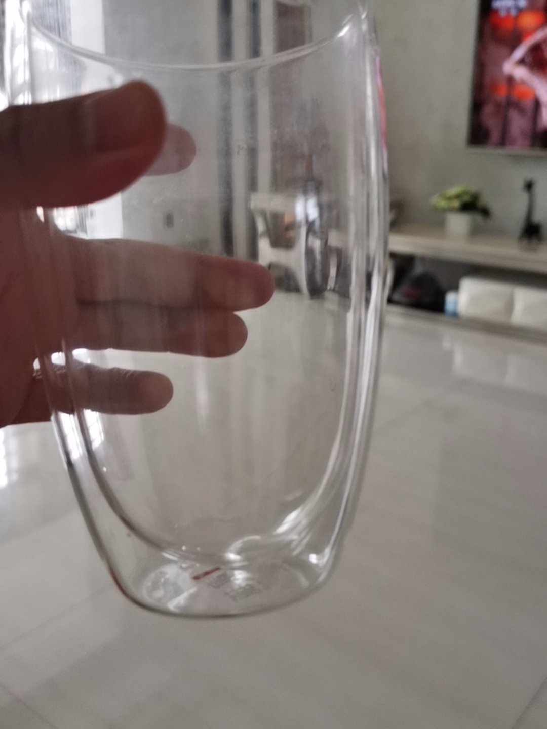 双层咖啡杯怎么样 评测曝光 杯子里面有蒸气 底部还坏了一个洞 350评测资讯