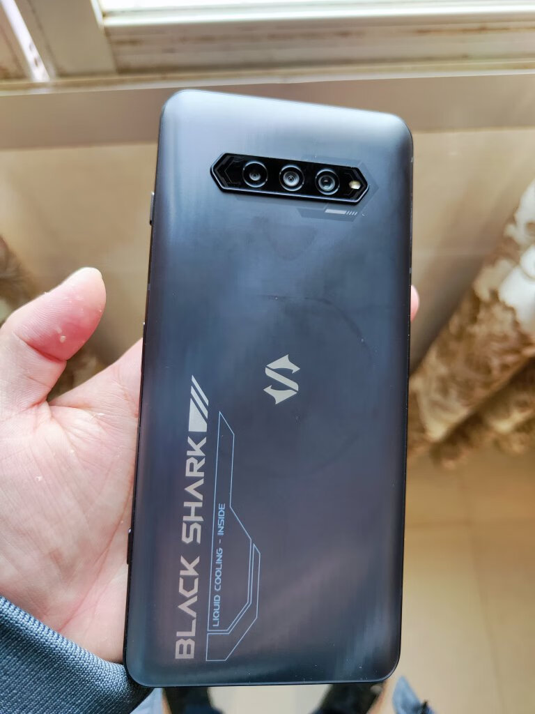 黑鲨4s(12gb/128gb/全网通/5g版)高通骁龙870处理器,144hz显示屏,磁