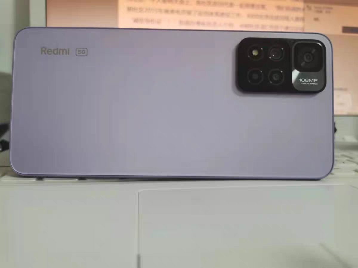 Redmi Note 11 Pro+，JBL对称式立体声，时尚性价比款