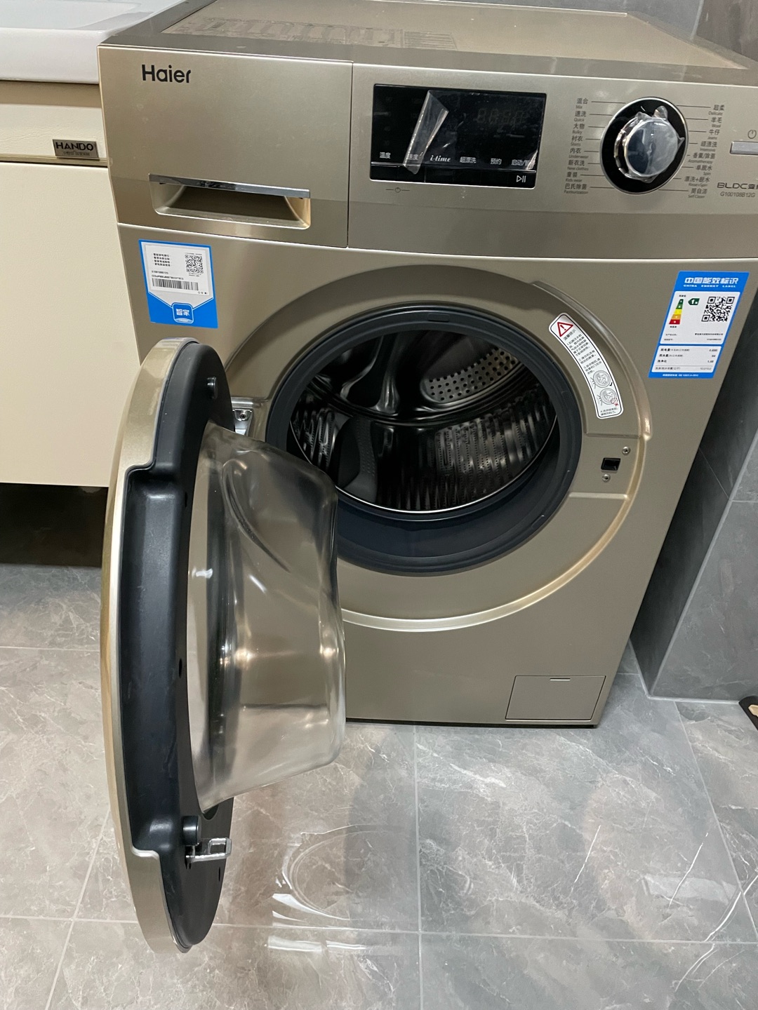 海尔g100108b12g10kg变频滚筒,巴士杀菌深层洁净,澎湃动力安静洗,低耗